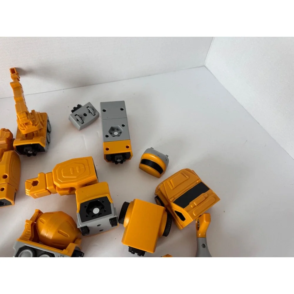 Magnetic Construction Vehicle Building Toy Set 20 Piece‎ Yellow Robot